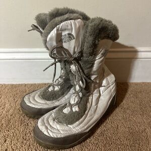 The North Face Insulated Boots Quilted Goose Down Nuptse Fur Lace Women’s Size 8